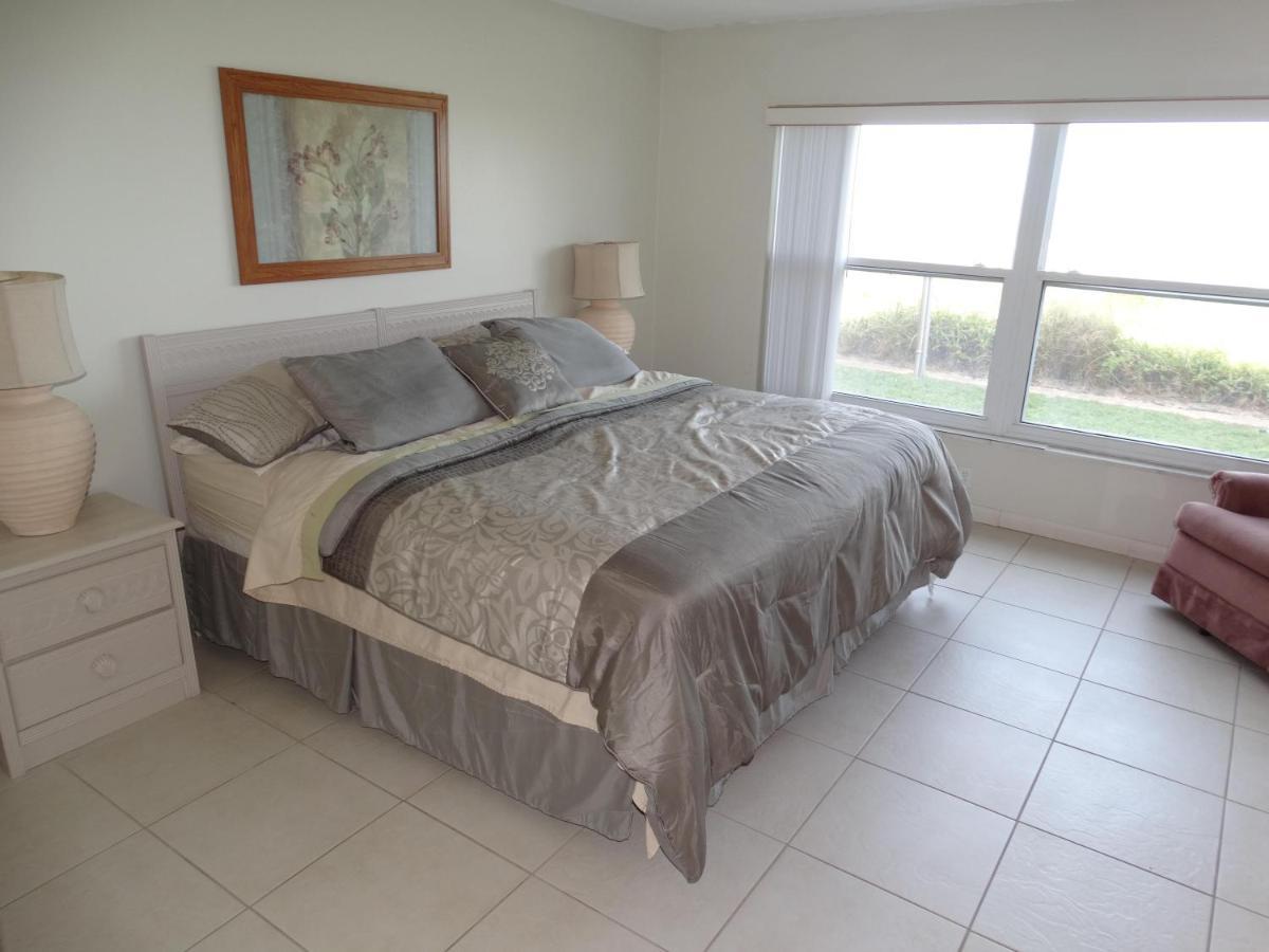 Spanish Main Unit 4- Direct Oceanfront Condo! Какао-Бич Экстерьер фото