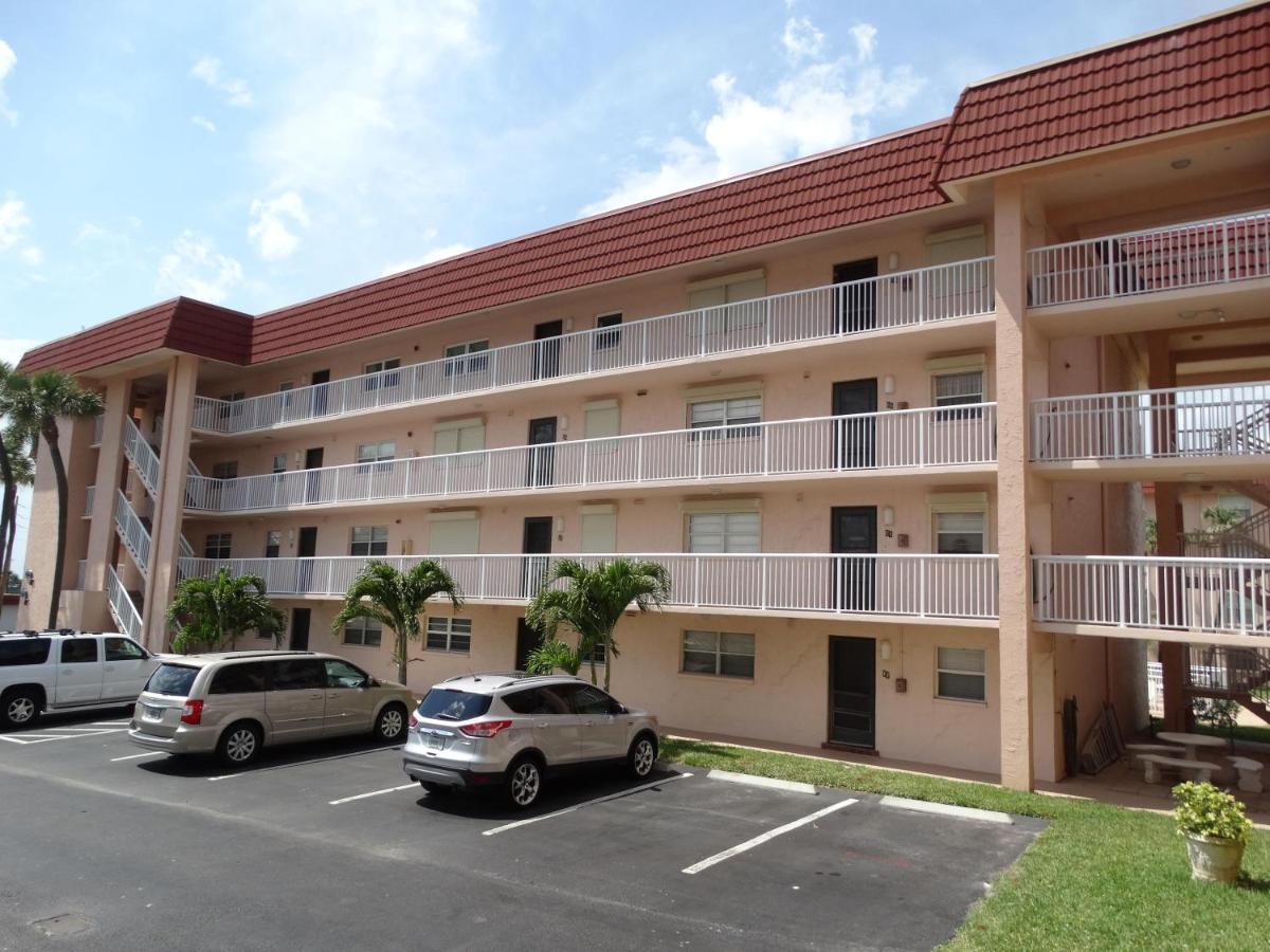 Spanish Main Unit 4- Direct Oceanfront Condo! Какао-Бич Экстерьер фото