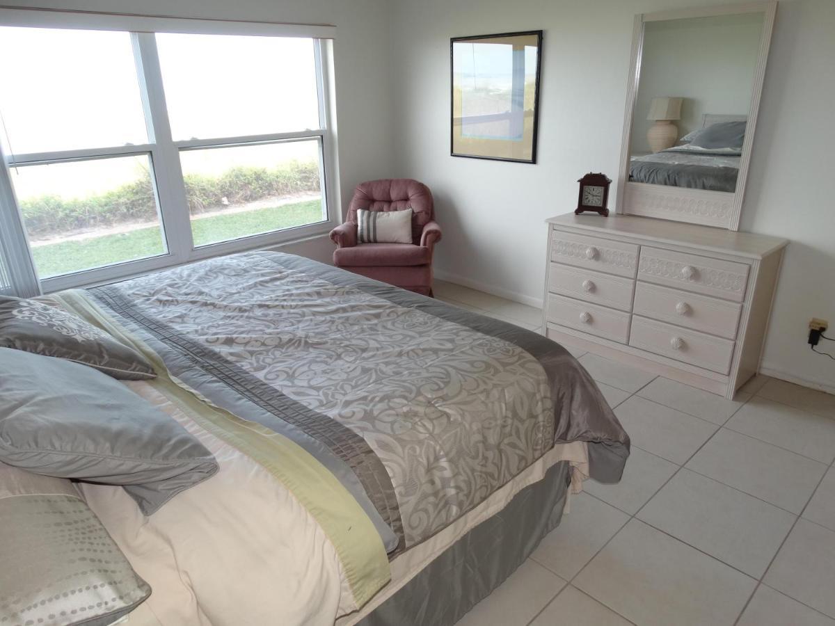 Spanish Main Unit 4- Direct Oceanfront Condo! Какао-Бич Экстерьер фото