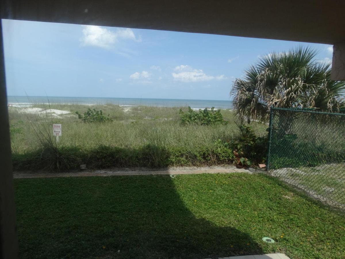 Spanish Main Unit 4- Direct Oceanfront Condo! Какао-Бич Экстерьер фото