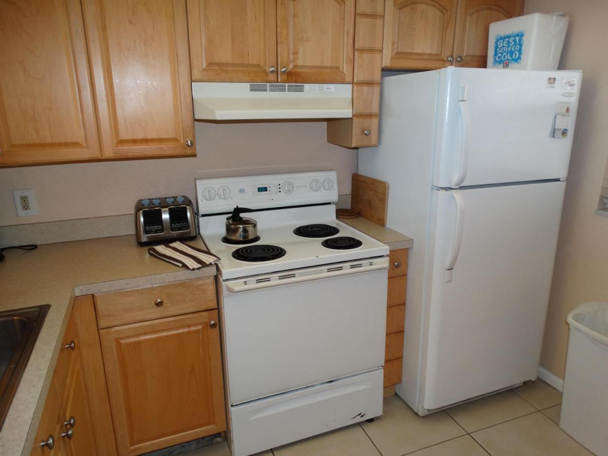 Spanish Main Unit 4- Direct Oceanfront Condo! Какао-Бич Экстерьер фото