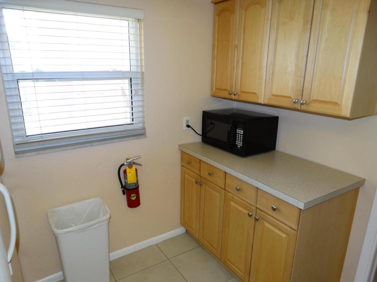 Spanish Main Unit 4- Direct Oceanfront Condo! Какао-Бич Экстерьер фото